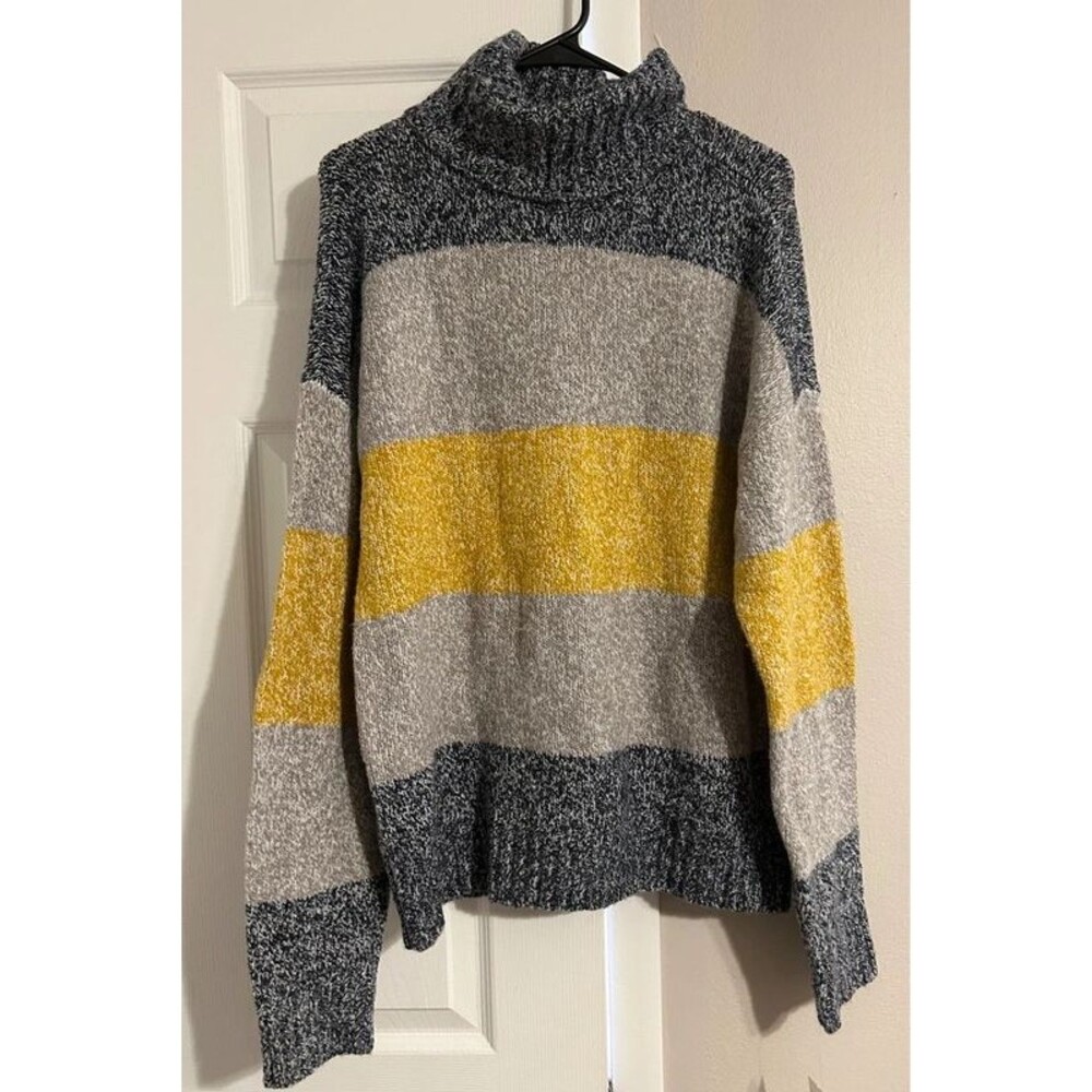 Olivia Skye colorblock turtleneck sweater size XL NWT.